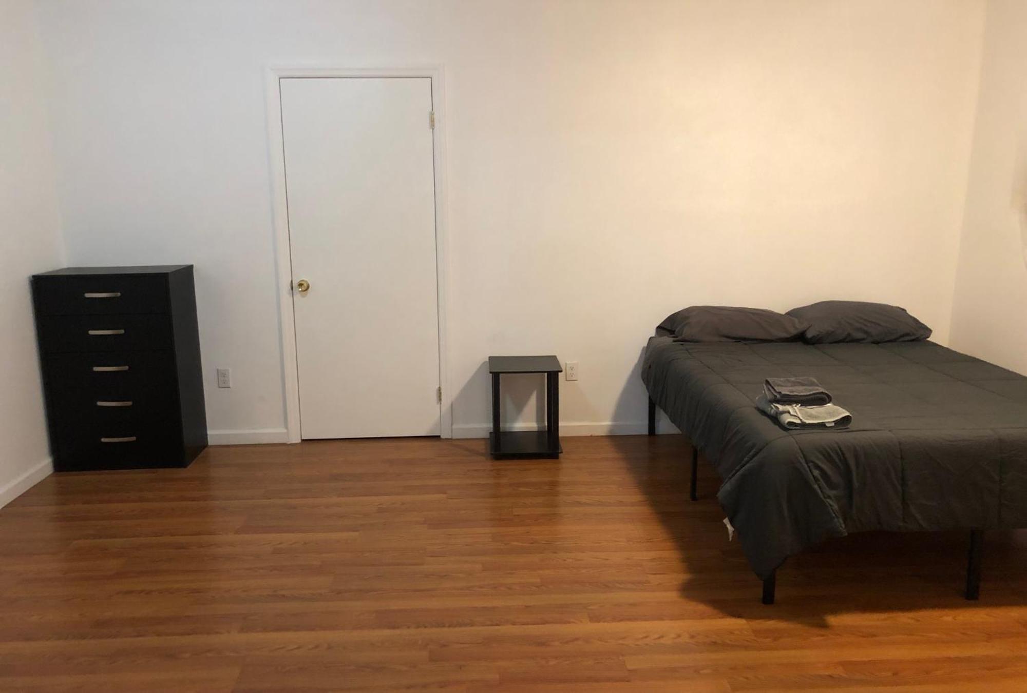 Large And Private Apartment Can Sleep Up To 8 People Comfortably With Direct Nyc Manhattan Train Only 5 Minute Walk Away Elizabeth Extérieur photo