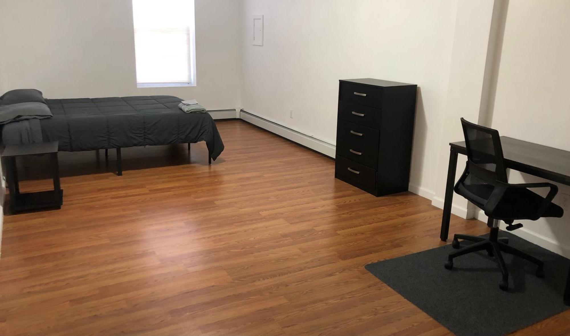 Large And Private Apartment Can Sleep Up To 8 People Comfortably With Direct Nyc Manhattan Train Only 5 Minute Walk Away Elizabeth Extérieur photo