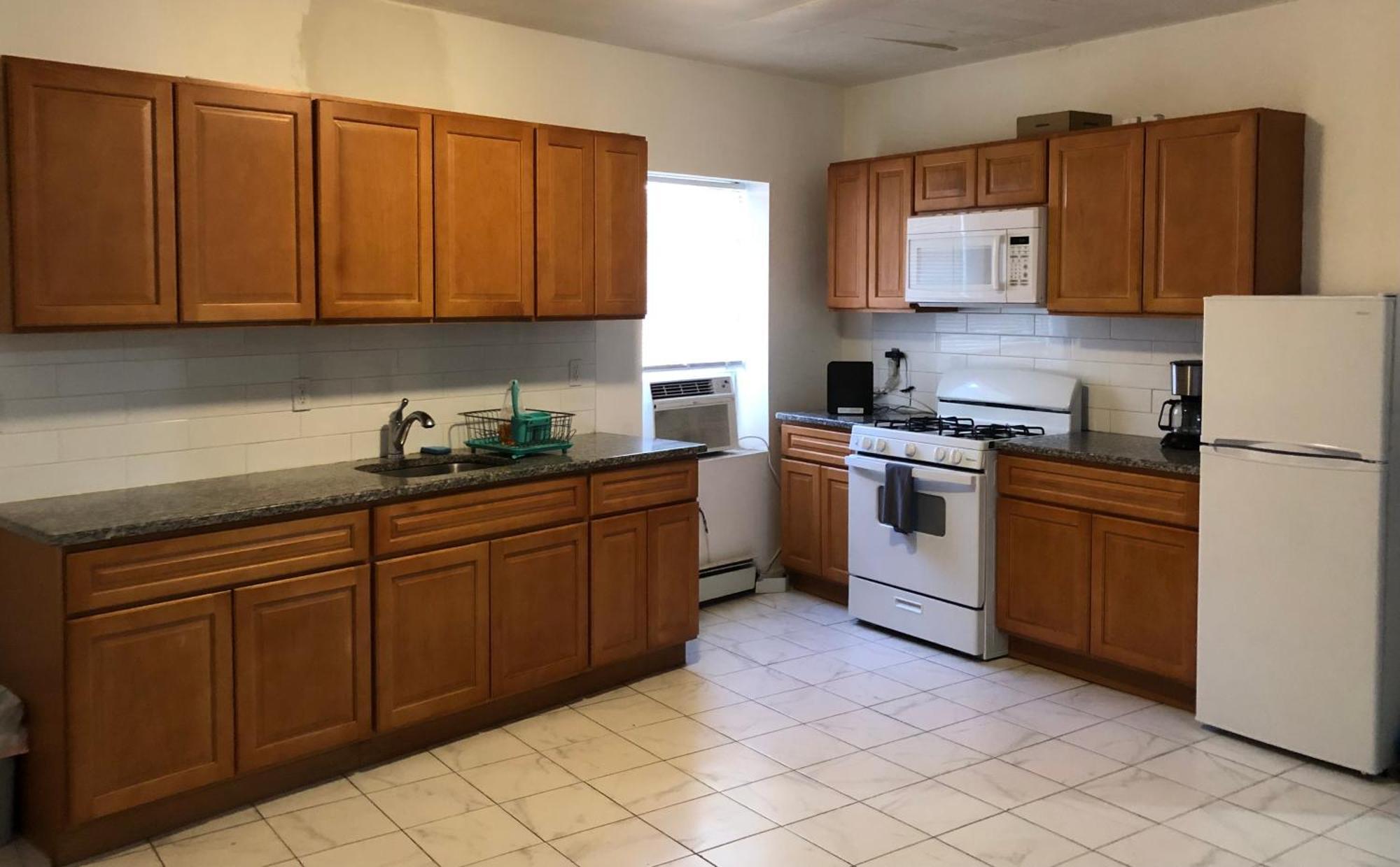 Large And Private Apartment Can Sleep Up To 8 People Comfortably With Direct Nyc Manhattan Train Only 5 Minute Walk Away Elizabeth Extérieur photo